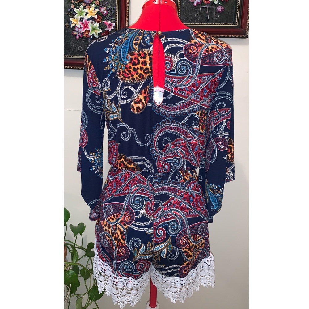 Stylish V-neck Romper - Picture 4 of 5